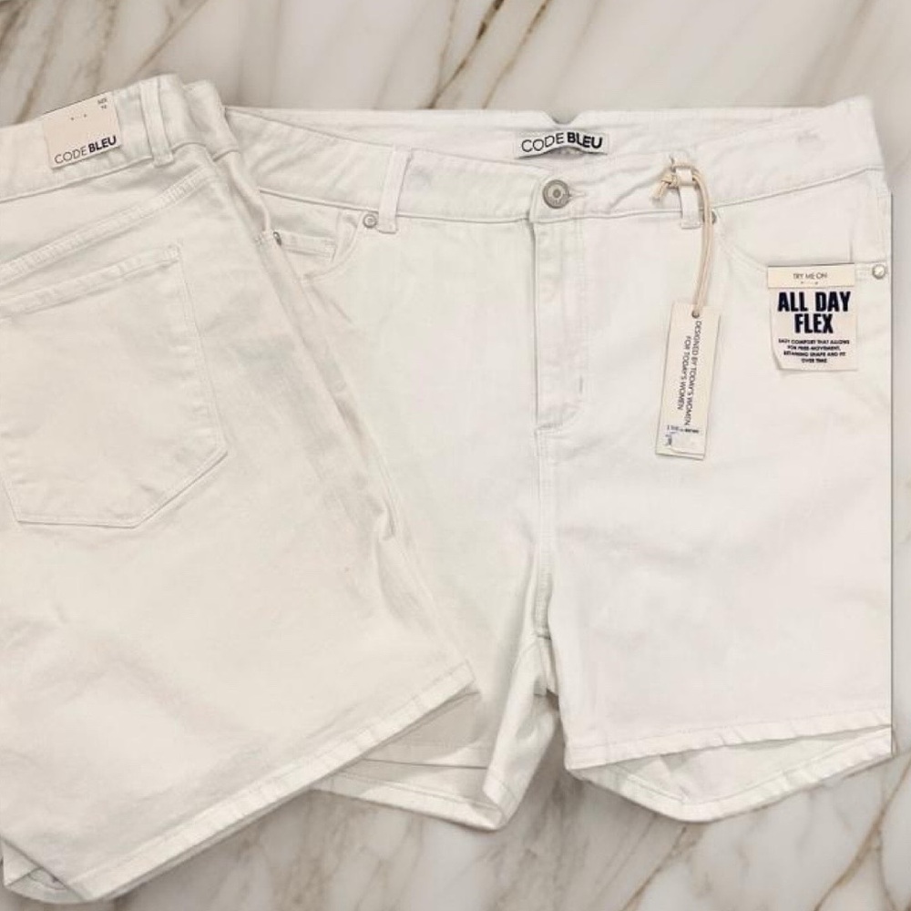 NWT $39 Code Bleu All Day Flex Shorts